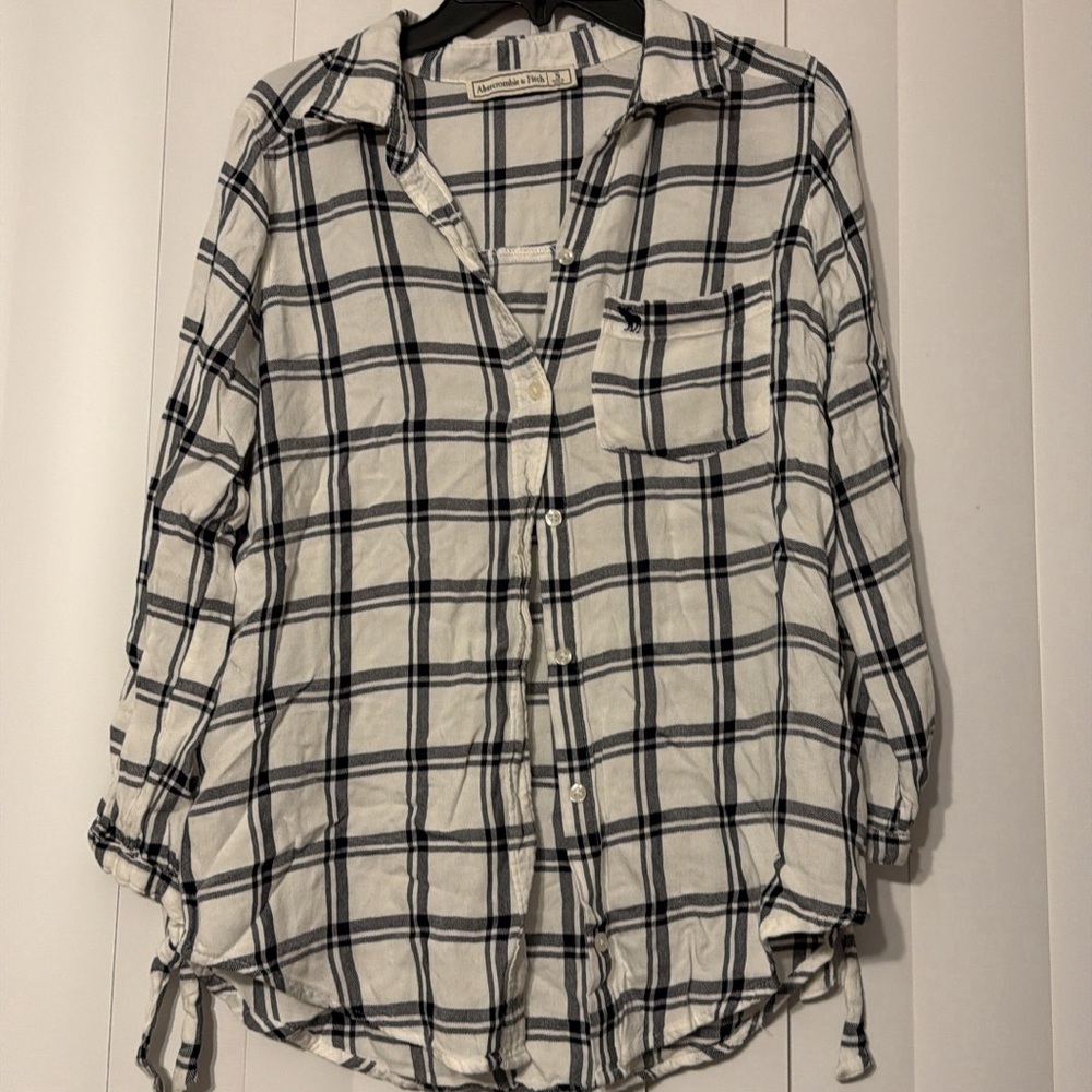 Abercrombie & Fitch Black and White Plaid Button Down Shirt
